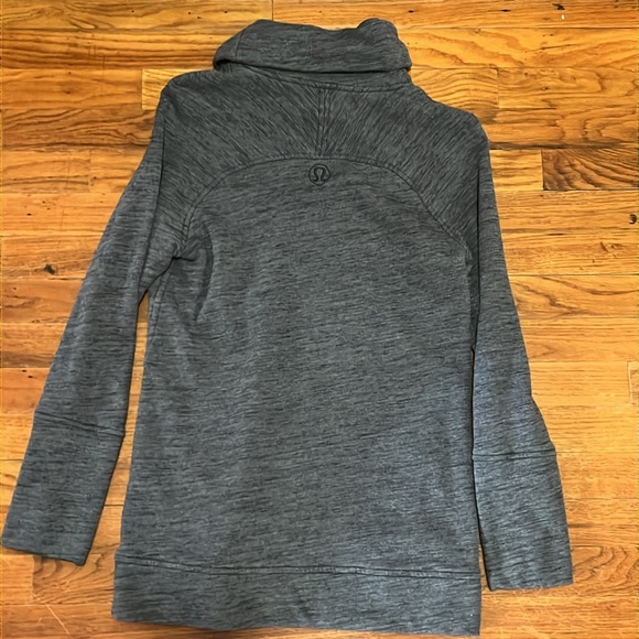 Lululemon Turtleneck Sweatshirt Pockets - Picture 2 of 4